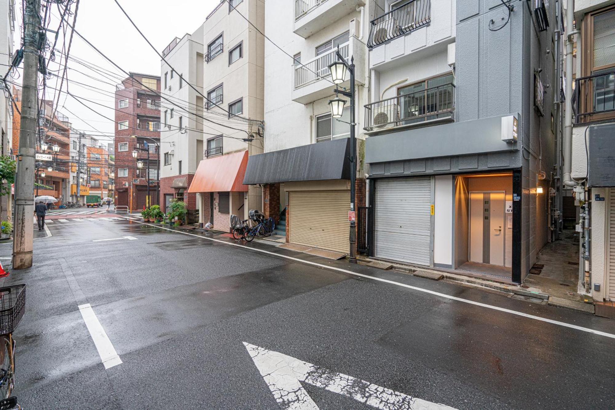Shinjuku Convenience Hub: Steps from Shinokubo Station Apartment Tokyo Exterior photo