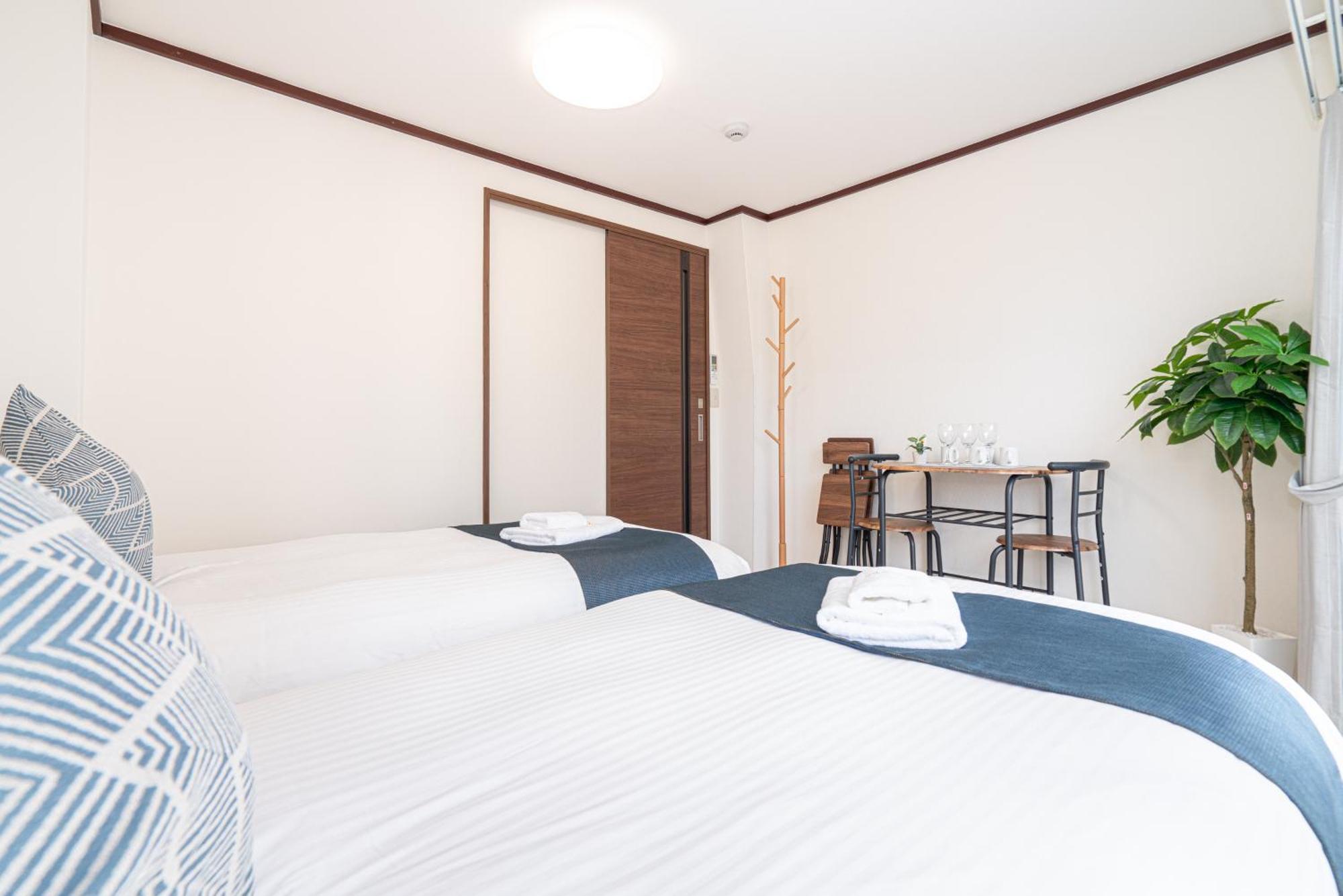 Shinjuku Convenience Hub: Steps from Shinokubo Station Apartment Tokyo Exterior photo