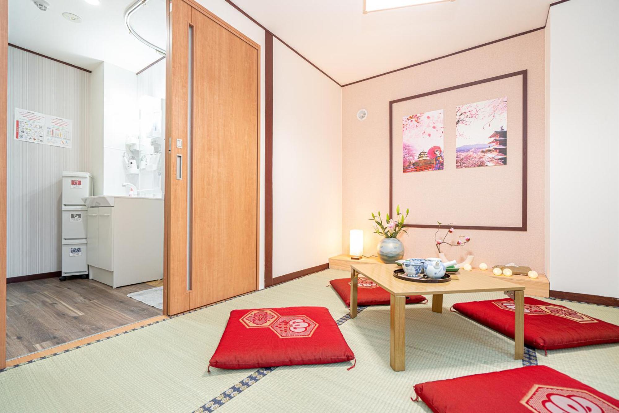 Shinjuku Convenience Hub: Steps from Shinokubo Station Apartment Tokyo Exterior photo
