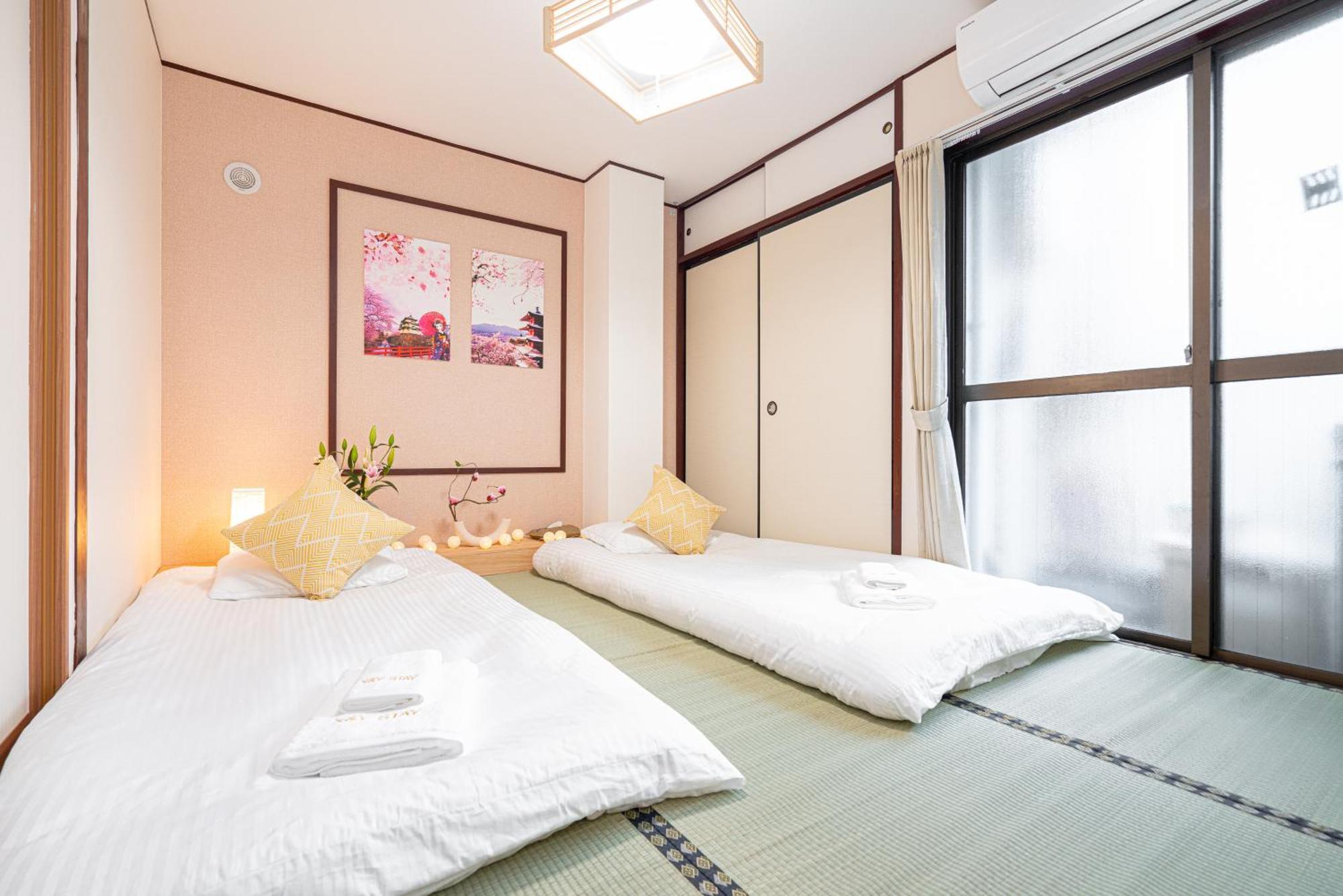 Shinjuku Convenience Hub: Steps from Shinokubo Station Apartment Tokyo Exterior photo