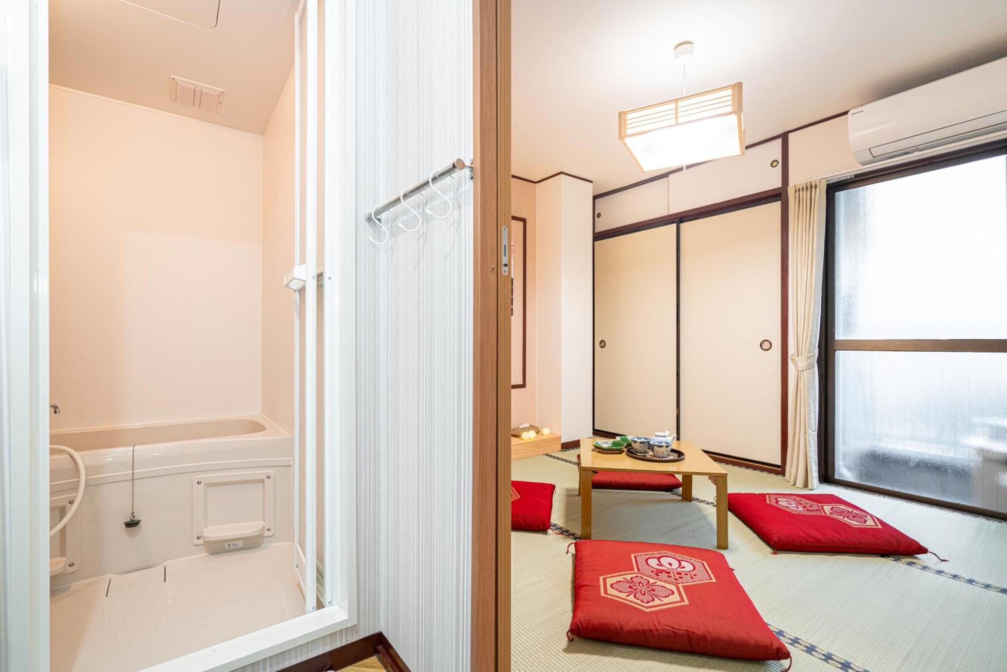 Shinjuku Convenience Hub: Steps from Shinokubo Station Apartment Tokyo Exterior photo