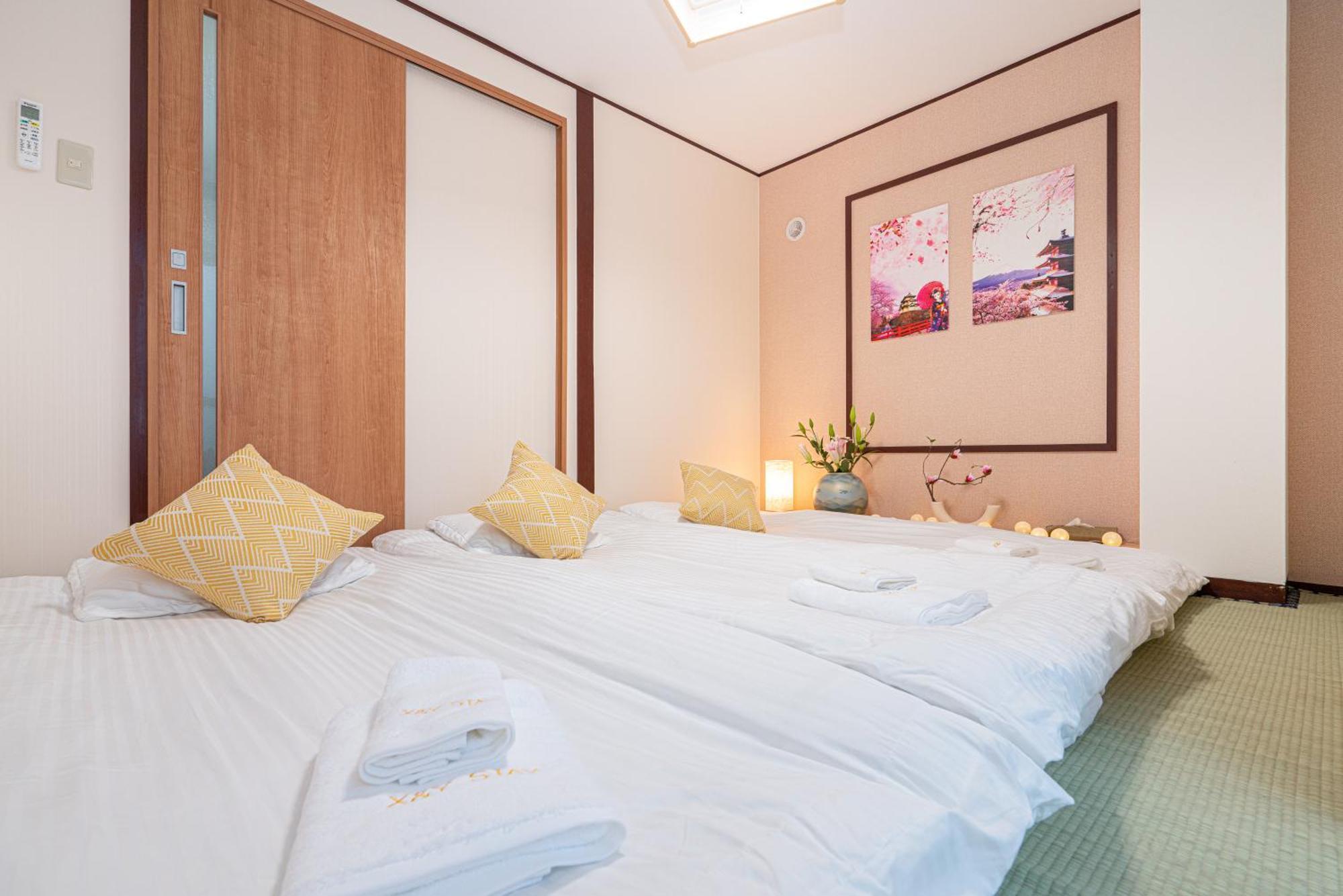Shinjuku Convenience Hub: Steps from Shinokubo Station Apartment Tokyo Exterior photo