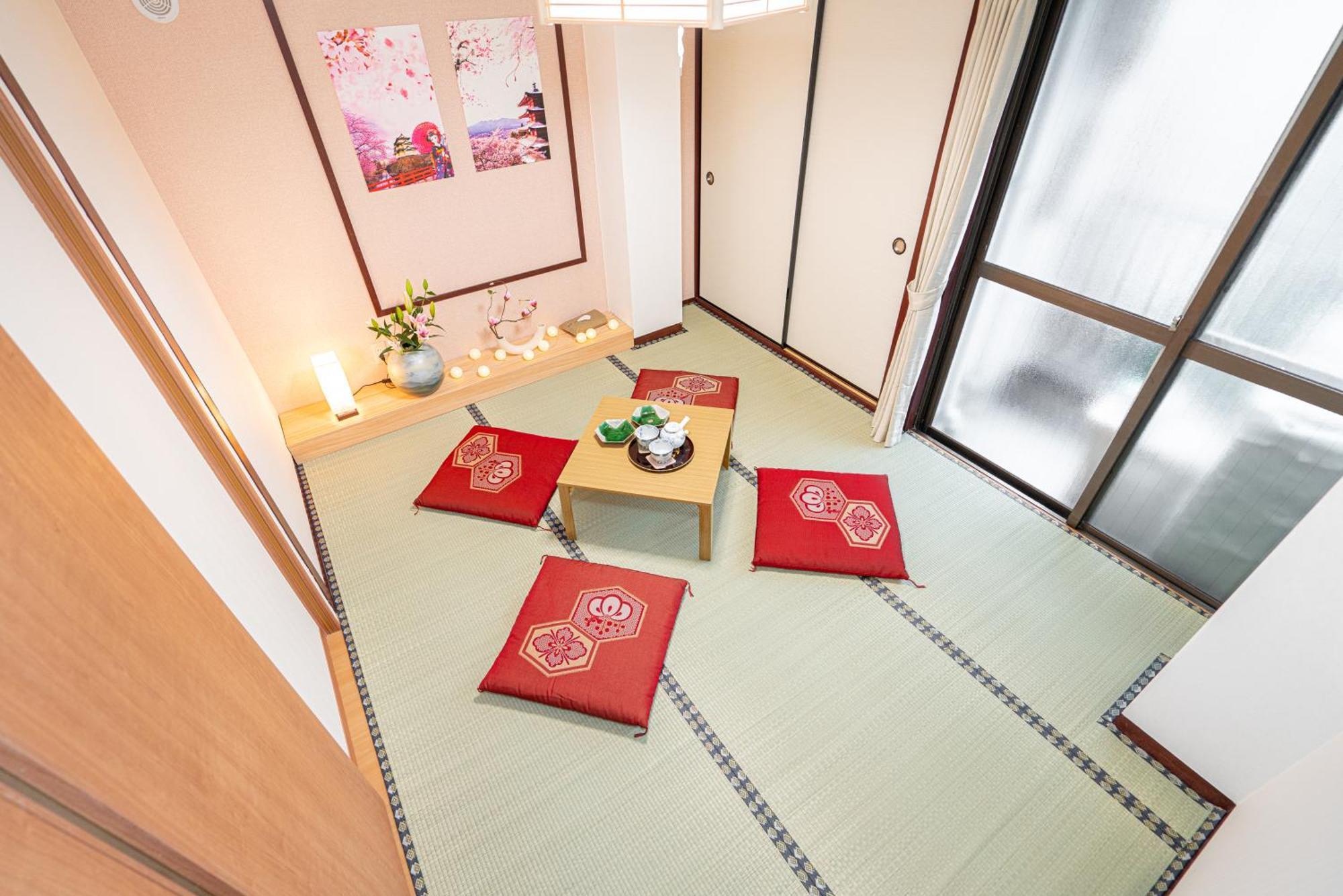 Shinjuku Convenience Hub: Steps from Shinokubo Station Apartment Tokyo Exterior photo