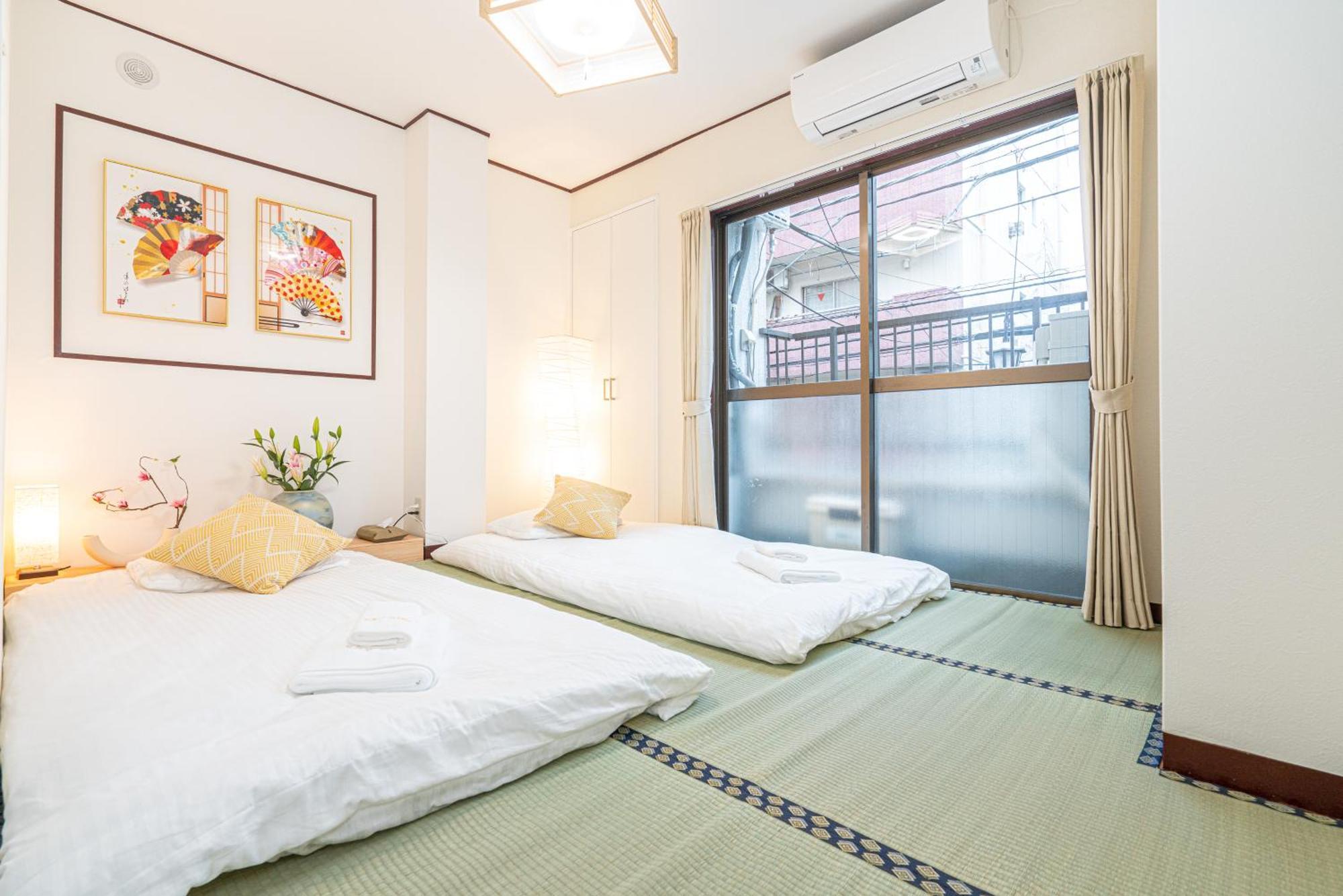 Shinjuku Convenience Hub: Steps from Shinokubo Station Apartment Tokyo Exterior photo