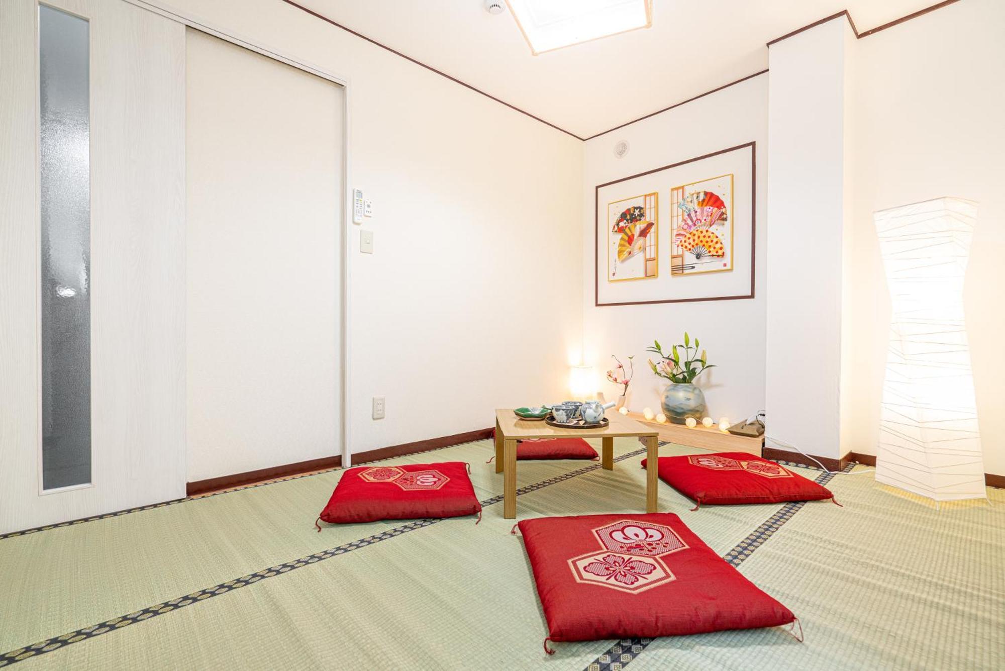 Shinjuku Convenience Hub: Steps from Shinokubo Station Apartment Tokyo Exterior photo